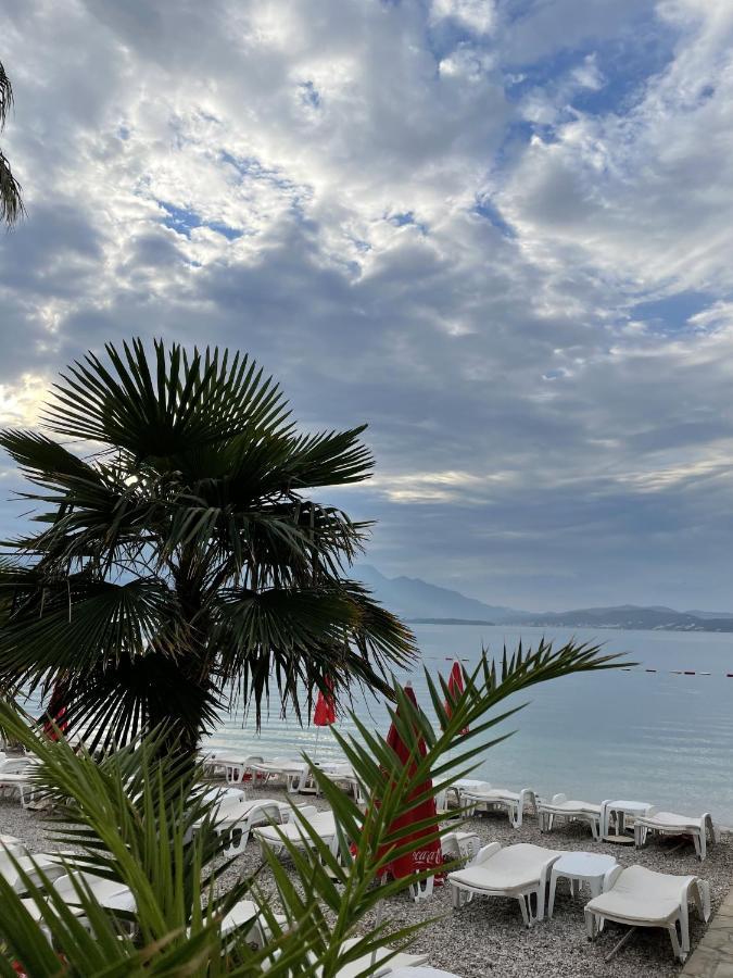 Hotel Azzurro Herceg Novi Bagian luar foto