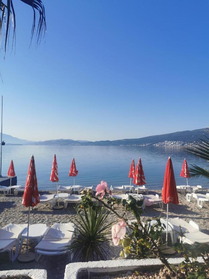 Hotel Azzurro Herceg Novi Bagian luar foto