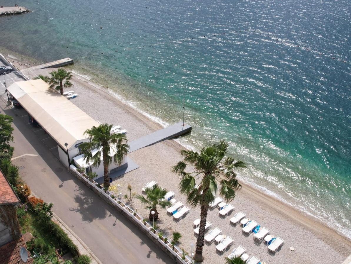 Hotel Azzurro Herceg Novi Bagian luar foto