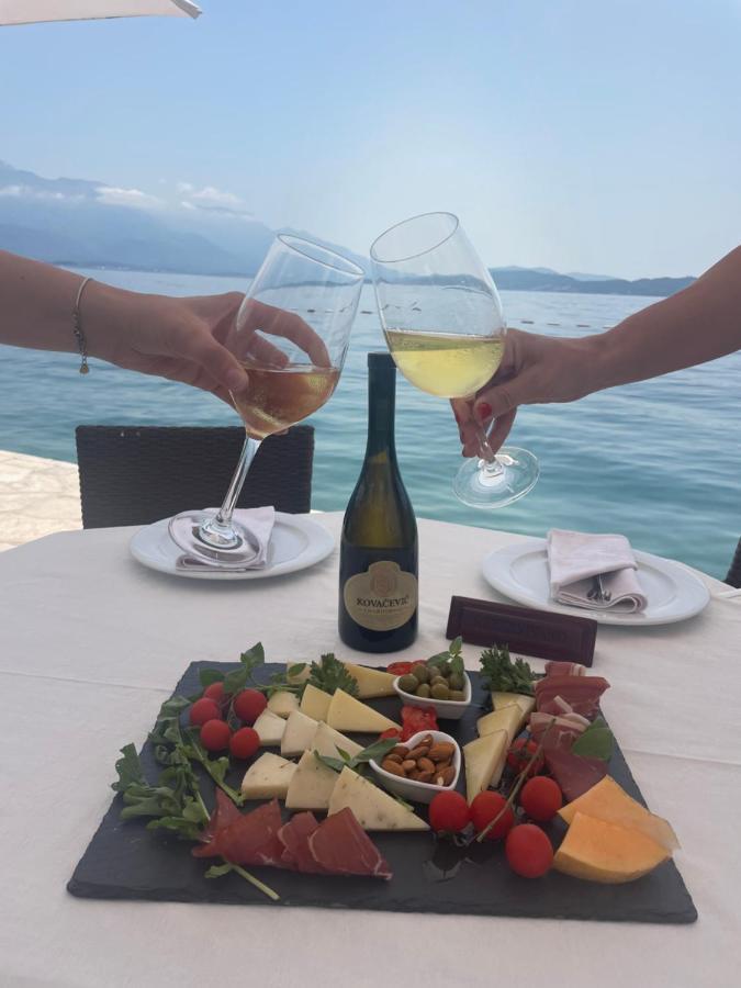 Hotel Azzurro Herceg Novi Bagian luar foto