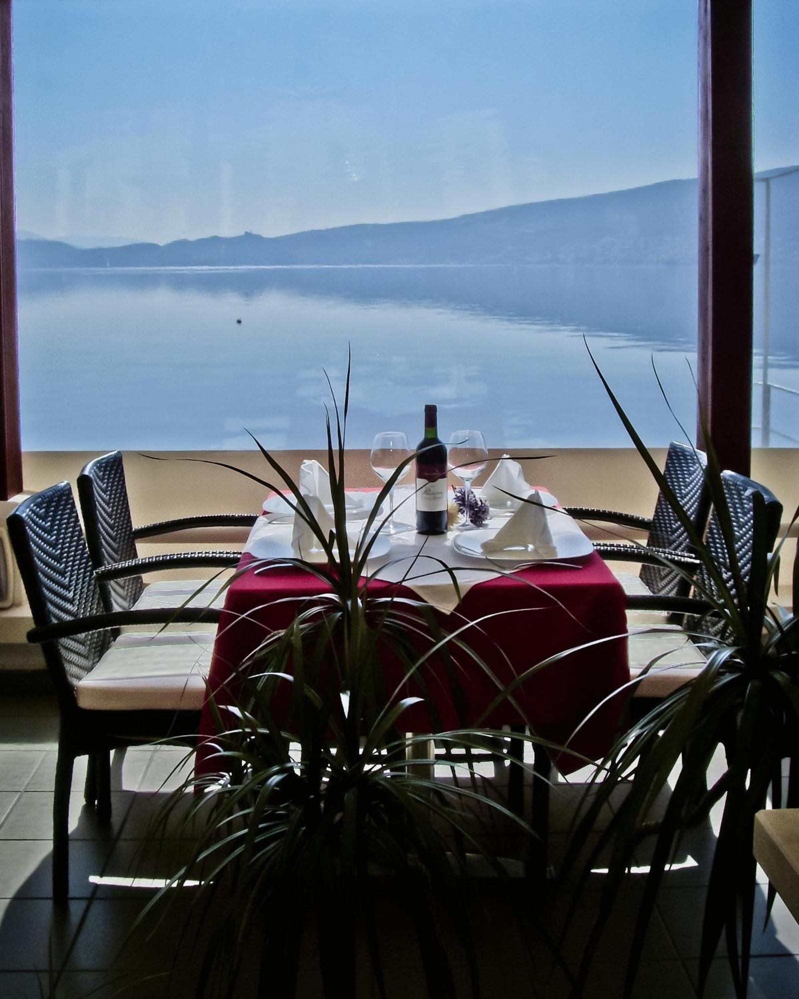 Hotel Azzurro Herceg Novi Bagian luar foto