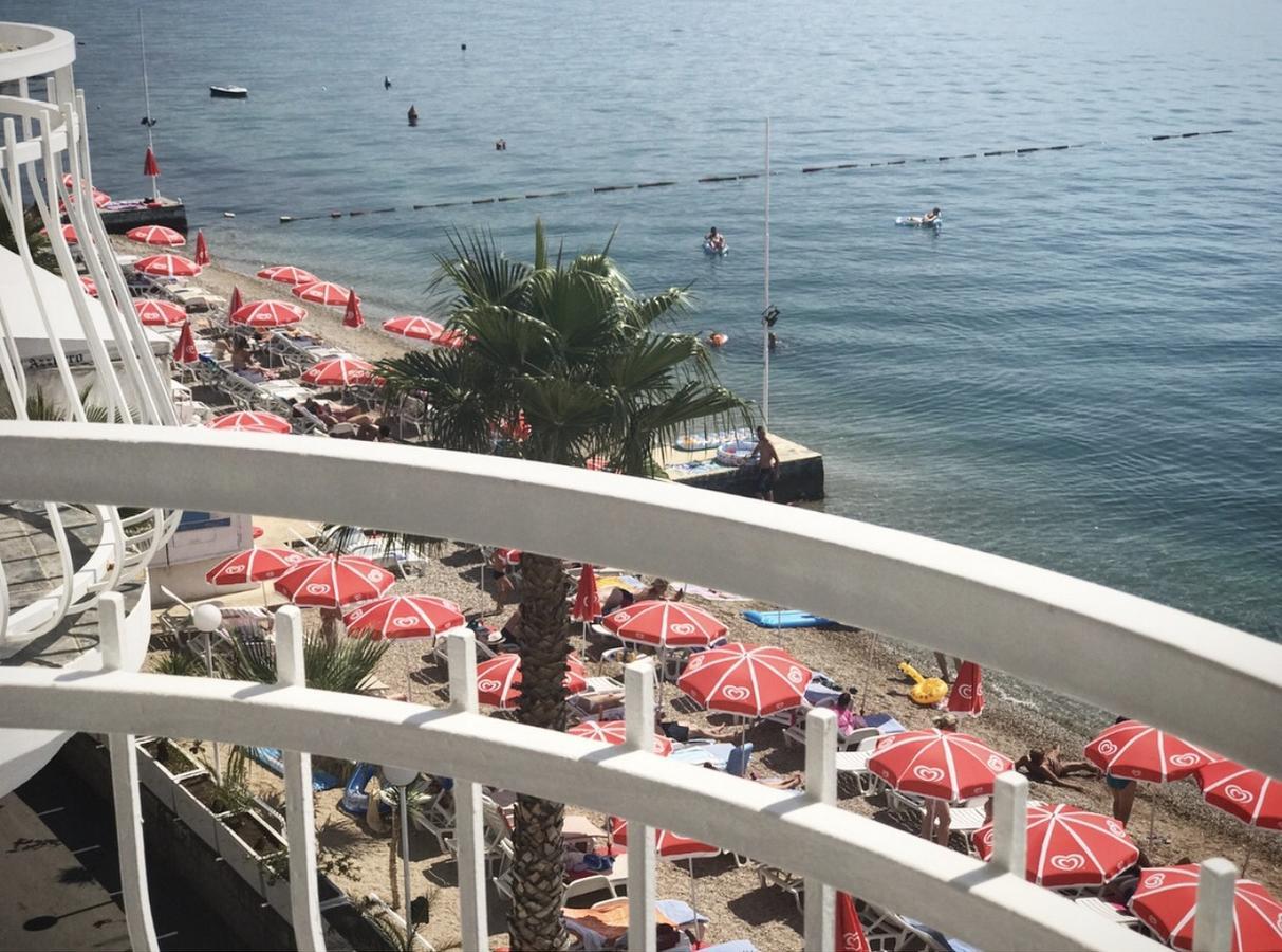 Hotel Azzurro Herceg Novi Bagian luar foto