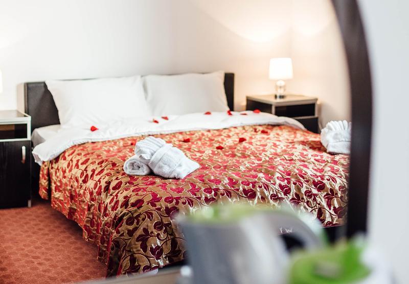 Hotel Azzurro Herceg Novi Bagian luar foto