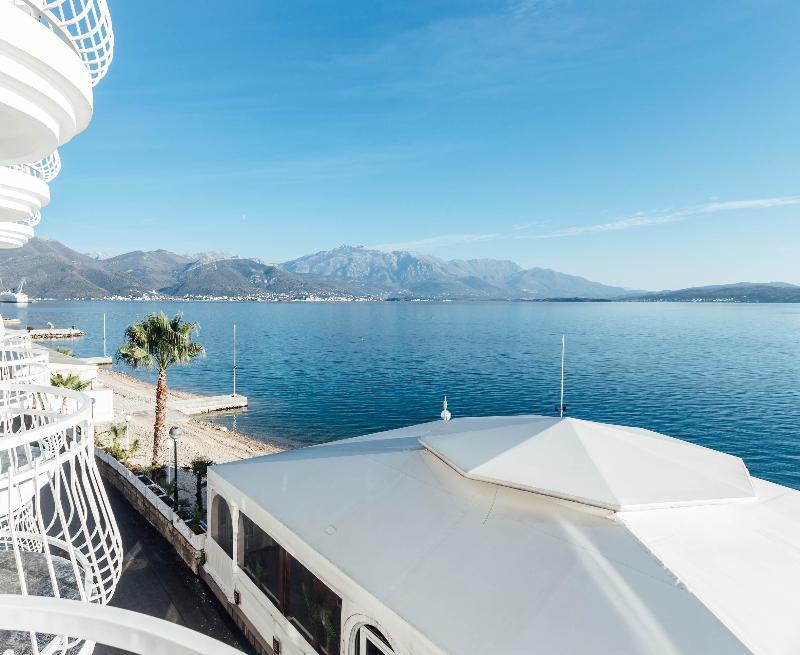 Hotel Azzurro Herceg Novi Bagian luar foto
